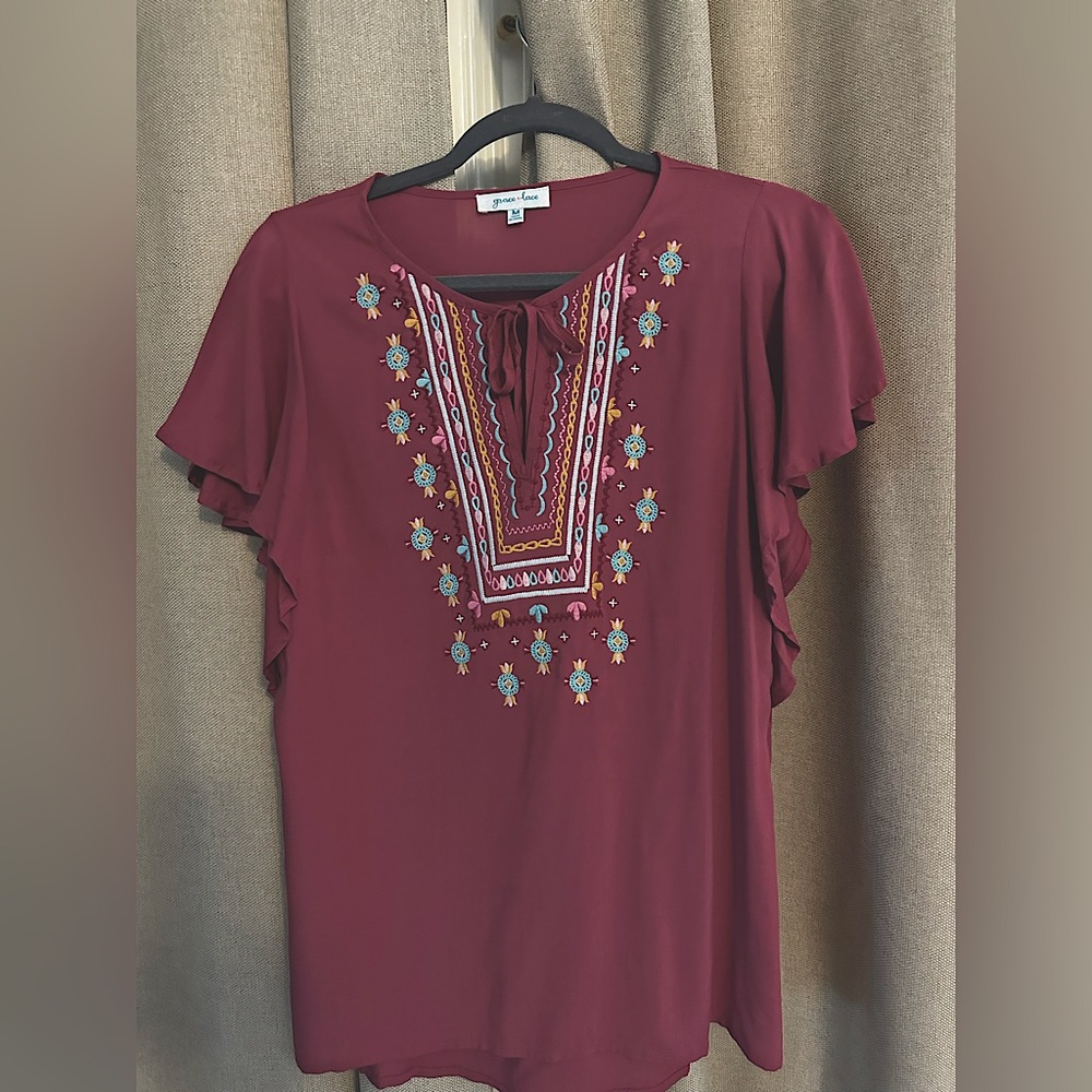 Grace & Lace Top size medium